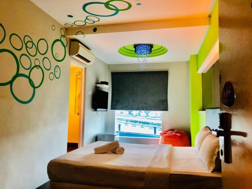 Hotel Zamburger Bliss Johor Bahru Ngoại thất bức ảnh